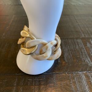 Zenzii Chunky Resin and Gold Link Bracelet - Cream & Gold